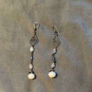 💜5 for $25 Silver and Blue Dangle Earrings with Geometric Design